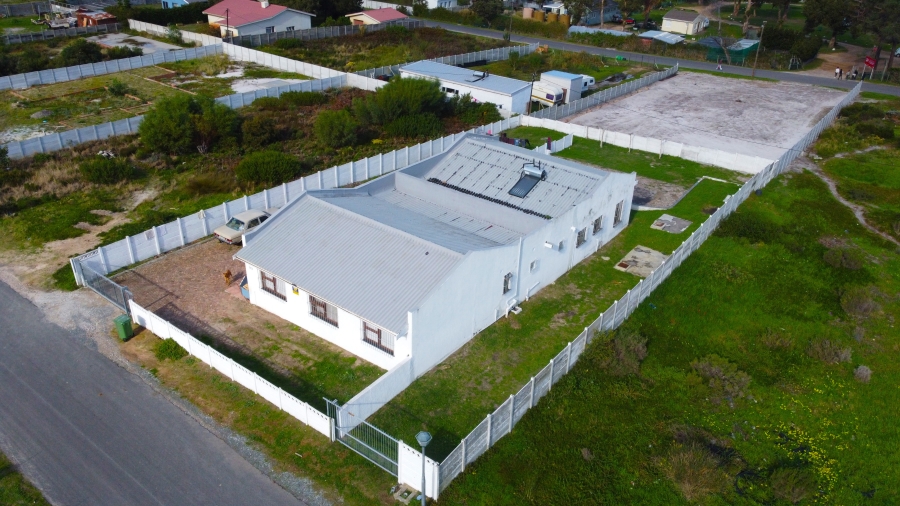 6 Bedroom Property for Sale in Kleinmond Western Cape
